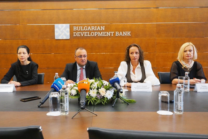 МРРБ и ББР сключиха споразумение за плащания по инвестиционната програма за общински проекти