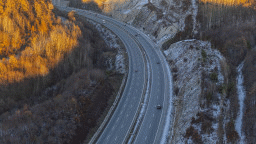 Между 2 и 10 февруари ще се обрушват откоси в участък от АМ „Струма“ в област Перник. Шофирайте внимателно!