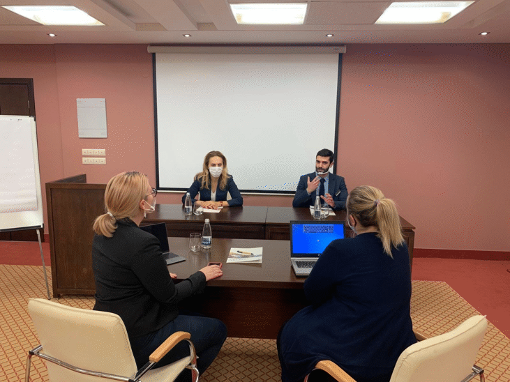 Вицепремиерът Николова разговаря с представителите на бизнеса във Велинград