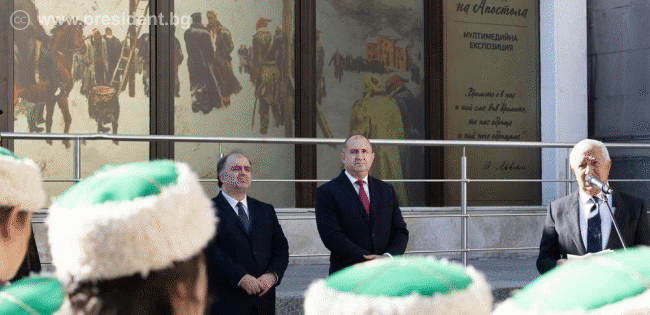 Президентът Румен Радев: Левски продължава да сочи пътя към онази република, която остава блян за поколения българи