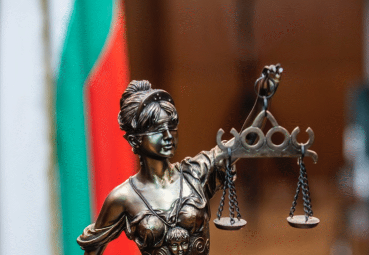 Районна прокуратура – Стара Загора наблюдава досъдебно производство за повреждане на видеокамера на екип на Нова тв, заснемал репортаж в автокъща в гр.Стара Загора