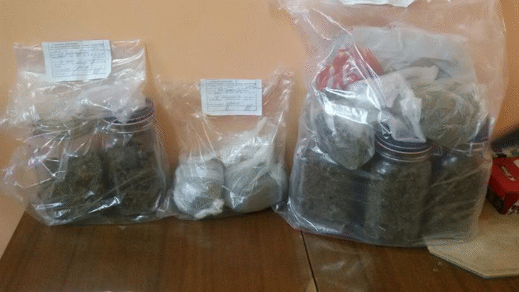 Полицаи от РУ-Панагюрище и колегите им от СДВР задържаха 44-годишен с наркотици