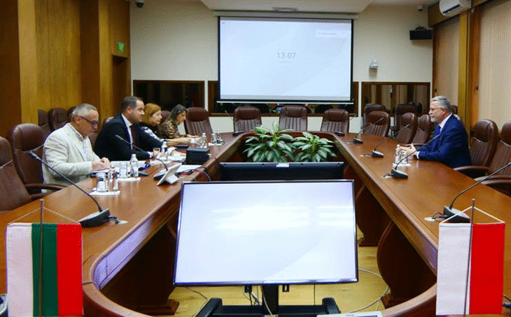 Министър Калин Стоянов проведе работна среща с посланик Мачей Шимански