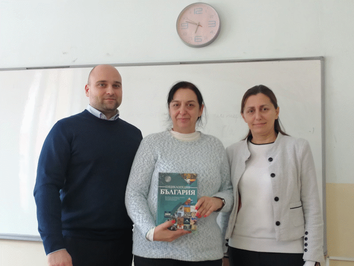 Прокурори от Районна прокуратура - Стара Загора проведоха среща с ученици от Търговската гимназия "Княз Симеон Търновски" в гр. Стара Загора по Образователната програма на ВСС