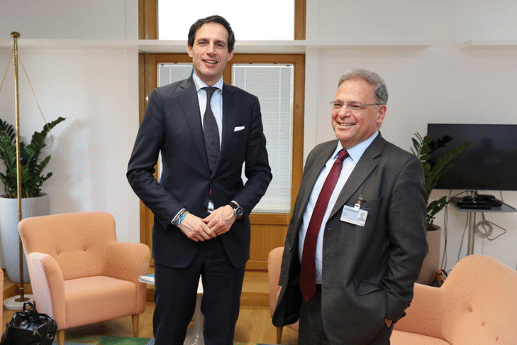 Министър Юлиян Попов и европейският комисар по въпросите на климата Вопке Хукстра обсъдиха въглеродните политики на ЕС