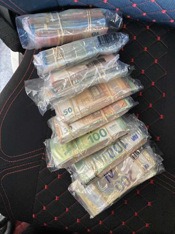 Районна прокуратура-Хасково наблюдава бързо производство за недекларирана валута за над 660 364 лв., открита в товарен камион на ГКПП-Капитан Андреево