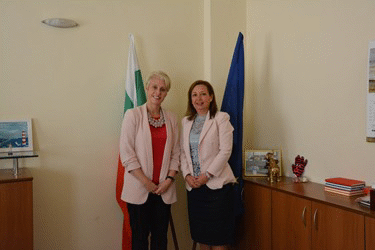 Зам.-министър Русинова представи напредъка по деинституционализацията на грижите за деца на срещи с британския посланик и с директора на УНИЦЕФ за България