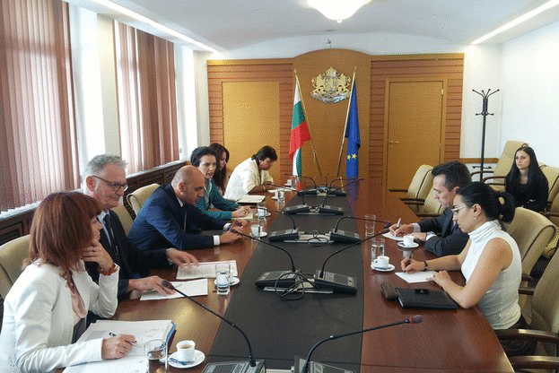 Министър Грудев се срещна с посланика на Франция
