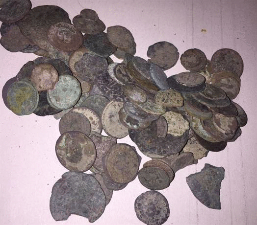 Служители от ОДМВР – Ямбол откриха и иззеха археологични предмети и старинни монети при спецакция