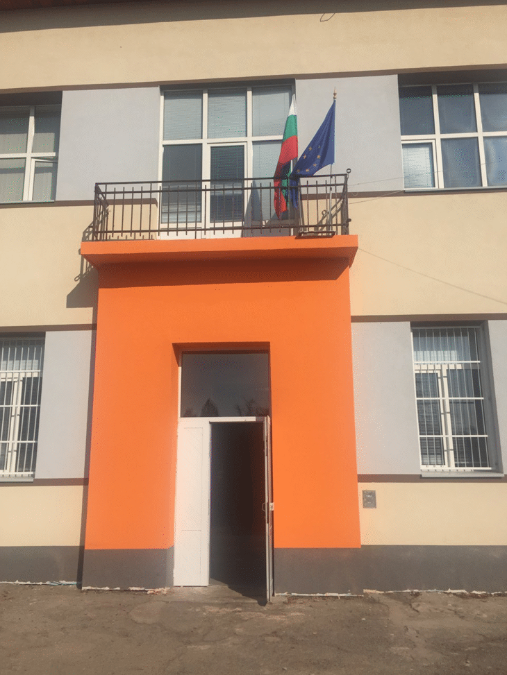 Кметът Фандъкова провери реконструкцията на 62. ОУ в кв. “Обеля“