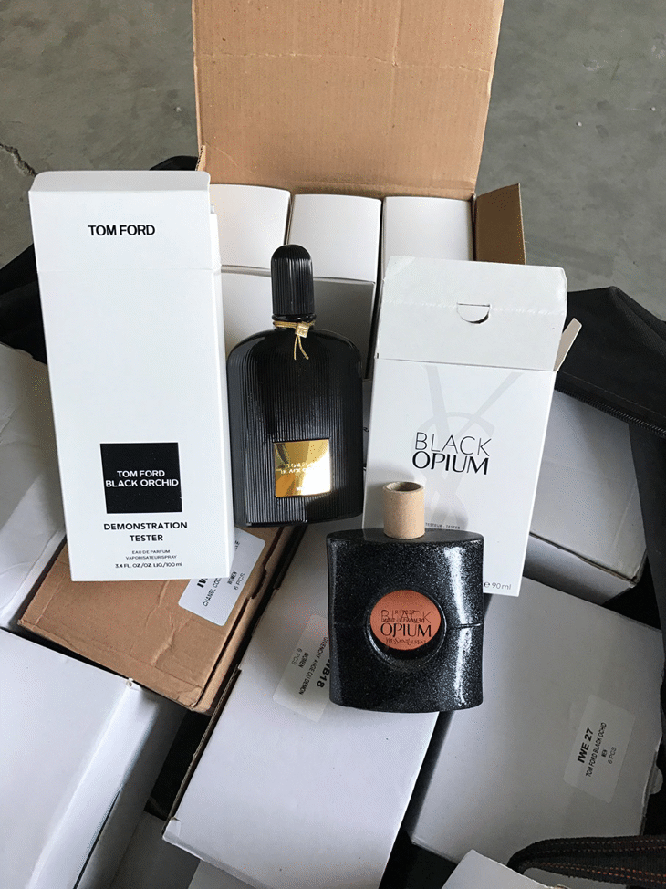 Контрабандни парфюми под шофьорска седалка откриха митническите служители на МП Лесово