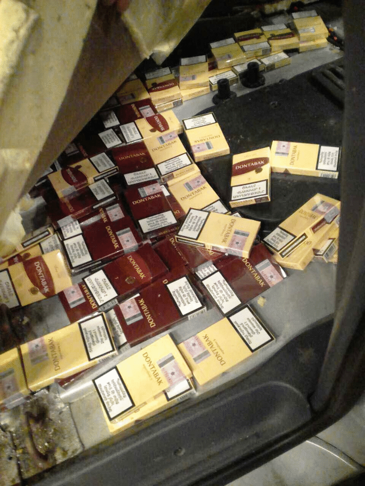 Кола, натъпкана с контрабандни цигари, задържаха митническите служители на МП Капитан Андреево