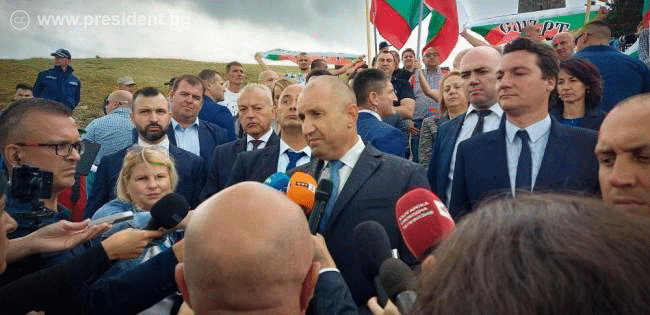 Президентът Радев: С поведението си властта тласка обществото към хаос и насилие и руши демократичния консенсус, без който няма европейска перспектива за България