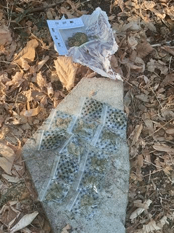 Трима души бяха задържани при поредната акция на столични полицаи срещу наркоразпространението