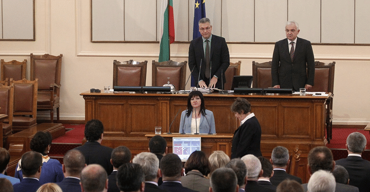 Цвета Караянчева беше избрана за председател на 44-тото Народно събрание