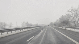 Над 1200 машини почистват републиканските пътища от снега. Трасетата са проходими при зимни условия. Шофирайте внимателно!