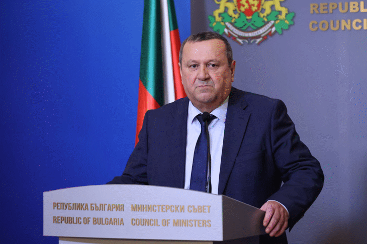 Министър Адемов: Правителството Ще Подпомогне До 1 380 000 Уязвими При Скок На Цените На Горивата