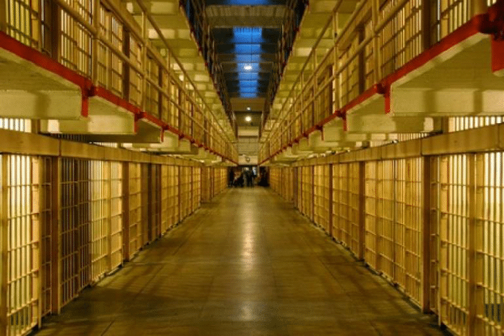 Четири години затвор за блудство