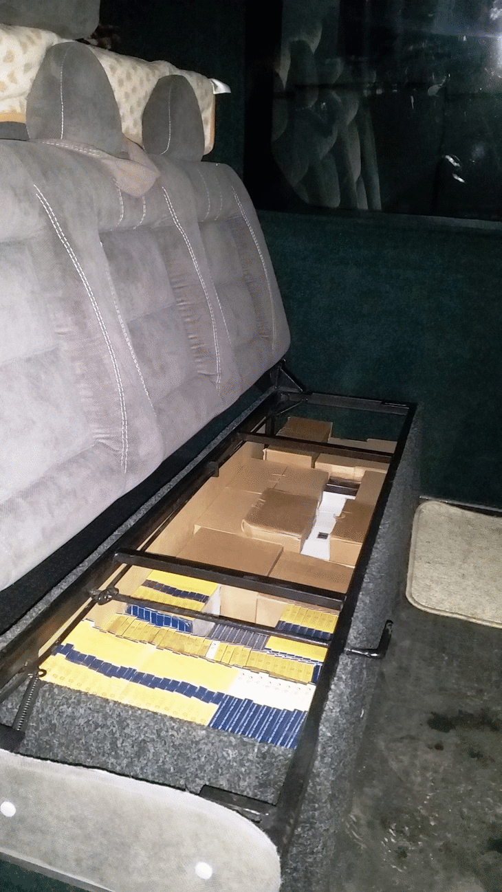 Контрабандни текстилни изделия, конци и парфюми за близо 52 000 лева задържаха митническите служители от Митница Русе