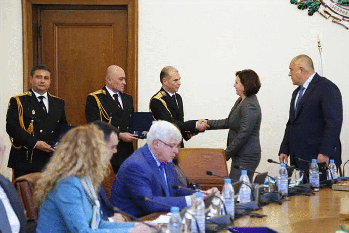 За проявен висок професионализъм министър Бъчварова награди трима директори на областни дирекции на вътрешните работи