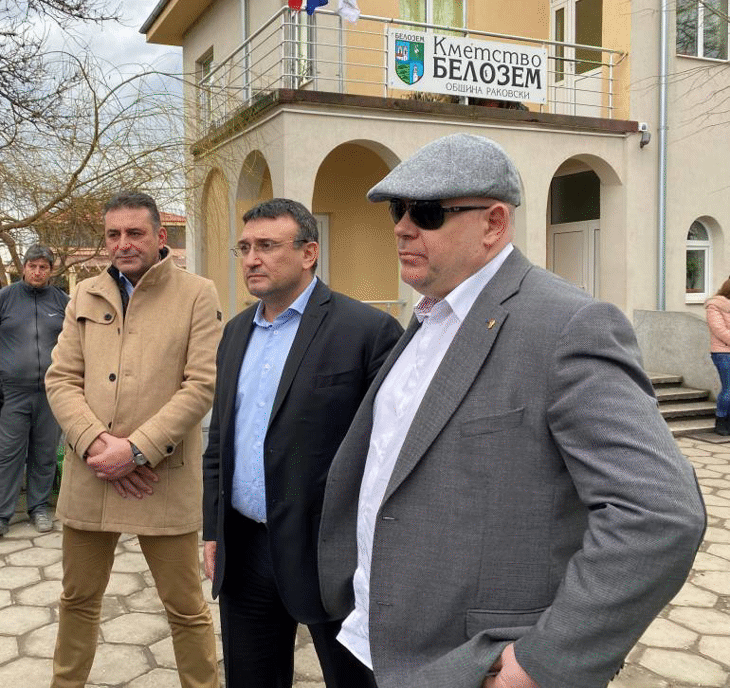 Главният прокурор на Република България Иван Гешев и вътрешният министър Младен Маринов посетиха с. Белозем, община Раковски във връзка с проведена специализирана операция по противодействие на битовата престъпност