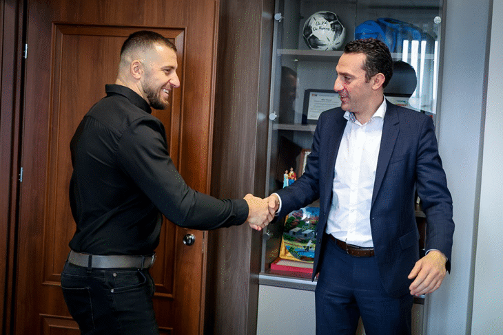 Министър Иван Пешев награди медалистите от Световното първенство по сумо