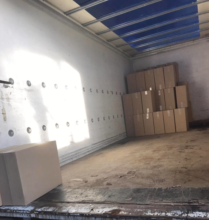 Нелегални цигари за над 360 000 лв. задържаха митнически служители по време на товаренето им