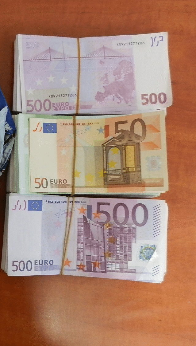 45 000 евро задържа митническа мобилна група при проверка на лек на ГКПП Кулата