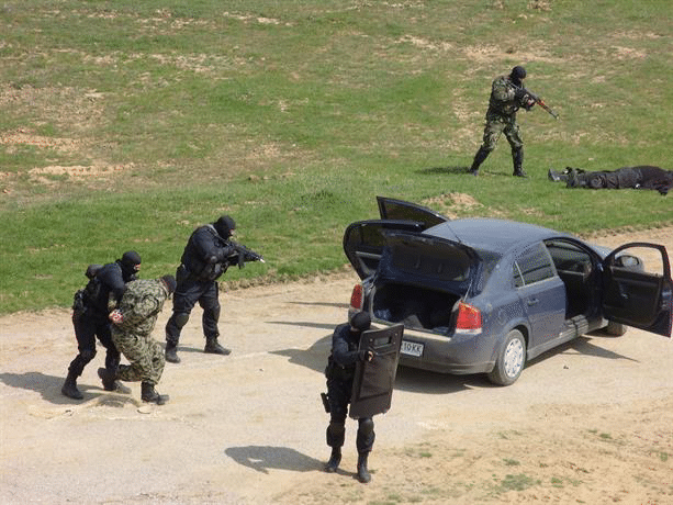 Тренировъчни действия при терористична атака проведоха ОДМВР-Сливен и Военна полиция