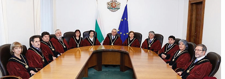 О П Р Е Д Е Л Е Н И Е на конституционния съд от 23 януари 2018 г. по допустимостта на искането на Висшия адвокатски съвет за обявяване противоконституционност на разпоредбите на НПК