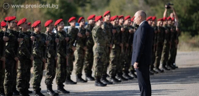 Президентът: Внедряването на безпилотни летателни системи в Сухопътни войски е необходимост за изграждане на съвременни отбранителни способности