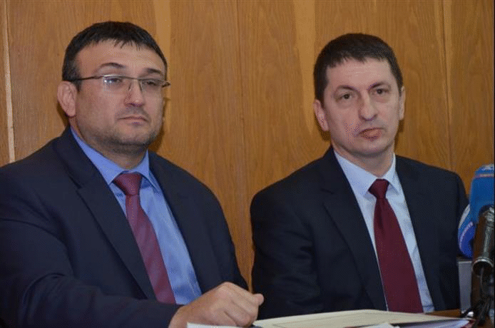 Столични полицаи задържаха извършители на кражби на автомобили