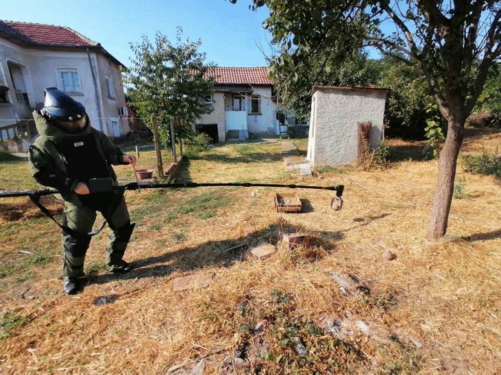 Военнослужещи от 55-и инженерен полк обезвредиха невзривени боеприпаси