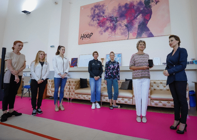 Весела Лечева посети тренировката на гимнастичките, пожела им да носят гордо националния флаг на Световното първенство в София