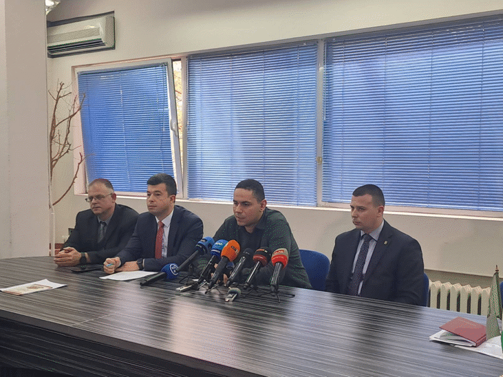 Районна прокуратура – Пловдив привлече като обвиняеми и задържа три лица за извършени хулигански действия в търговски център в гр. Пловдив