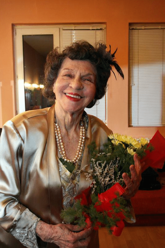 При Откриването На 21-Ия „София Филм Фест” Министър Младенов Ще Връчи Наградата На София За Принос Към Актьорската Професия На Голямата Стоянка Мутафова