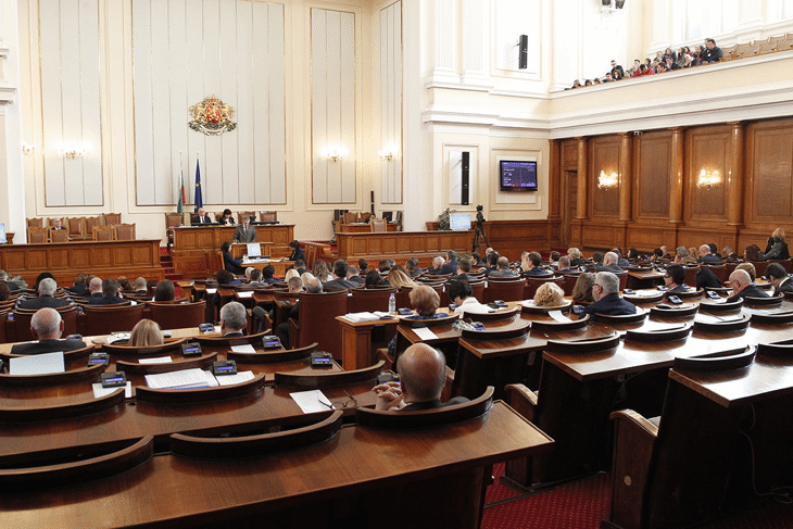 Парламентът прие на второ четене бюджета на държавното обществено осигуряване за 2018 г.