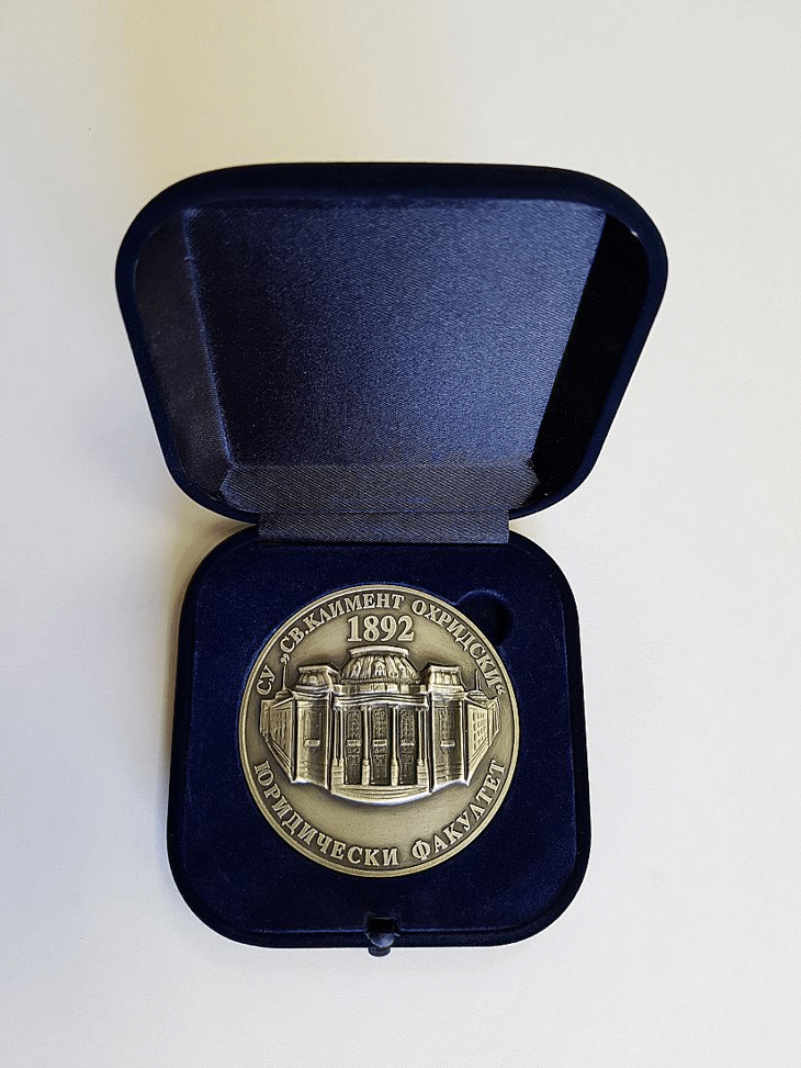 ПРИЗНАНИЕ ЗА АДВОКАТУРАТА И ВИСШИЯ АДВОКАТСКИ СЪВЕТ