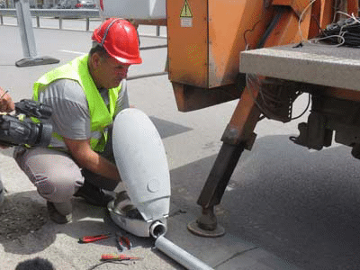 Зам.-кметът Евгени Крусев провери ремонта на уличното осветление по бул. „Симеоновско шосе“