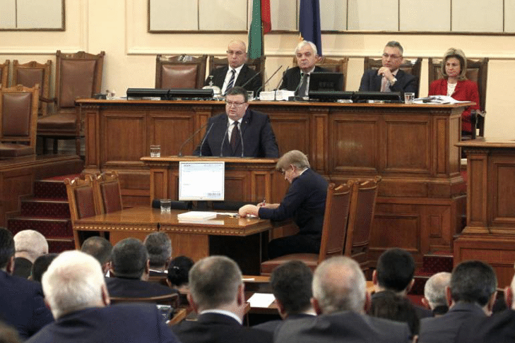 Главният прокурор беше изслушан в парламента