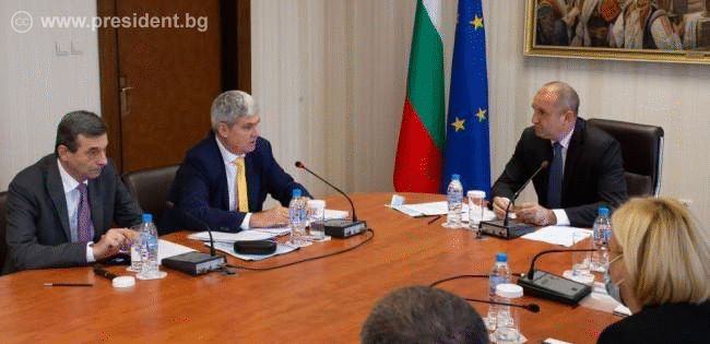 Президентът Румен Радев: България е изправена пред необходимостта спешно да търси устойчиви решения на замитаните години наред проблеми в енергетиката