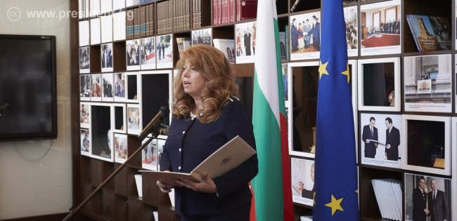 Вицепрезидентът подкрепи инициативата „Посланик за един ден“