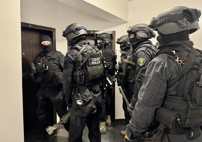 ГДБОП и ГДГП неутрализираха престъпна група за трафик на мигранти през България ​