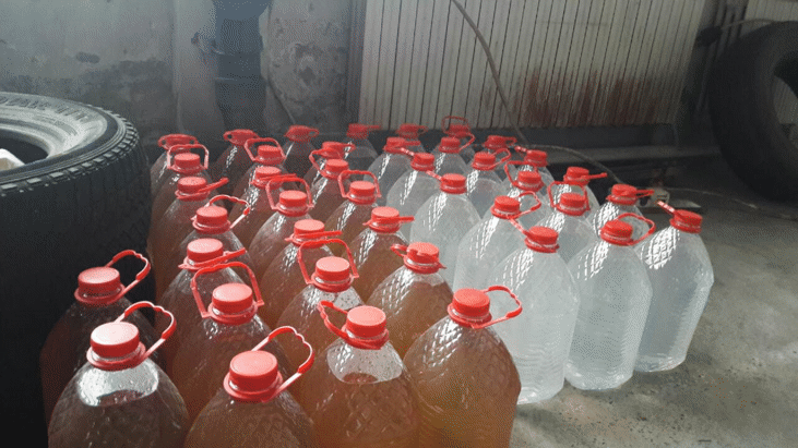 Митнически служители иззеха нелегален алкохол и тютюн от склад във Враца