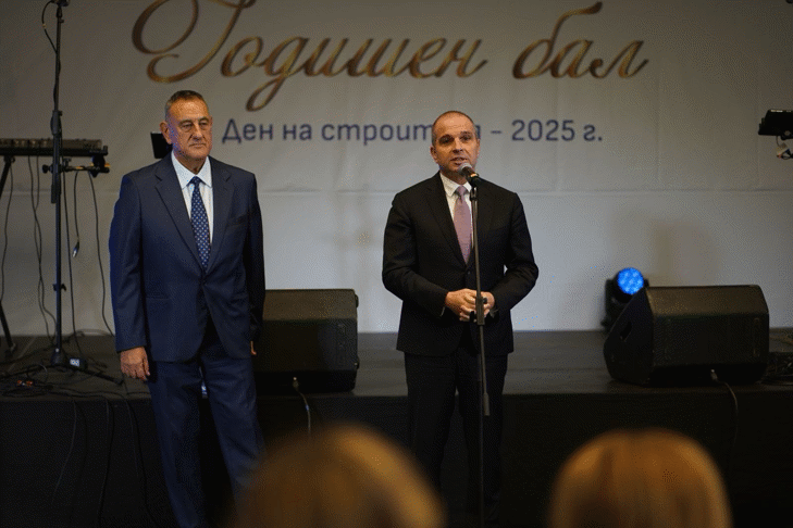 Вицепремиерът Караджов: Делото на строителите е вяра в бъдещето и грижа за поколенията