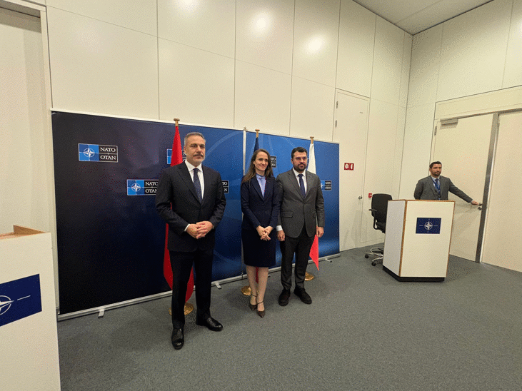 Министрите на външните работи на България, Румъния и Турция проведоха тристранна среща в рамките на срещата на министрите на външните работи на НАТО в Брюксел, посветена на сигурността в Черноморския регион и подкрепата за Украйна