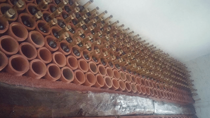 2356 литра нелегална ракия откриха митническите мобилни групи