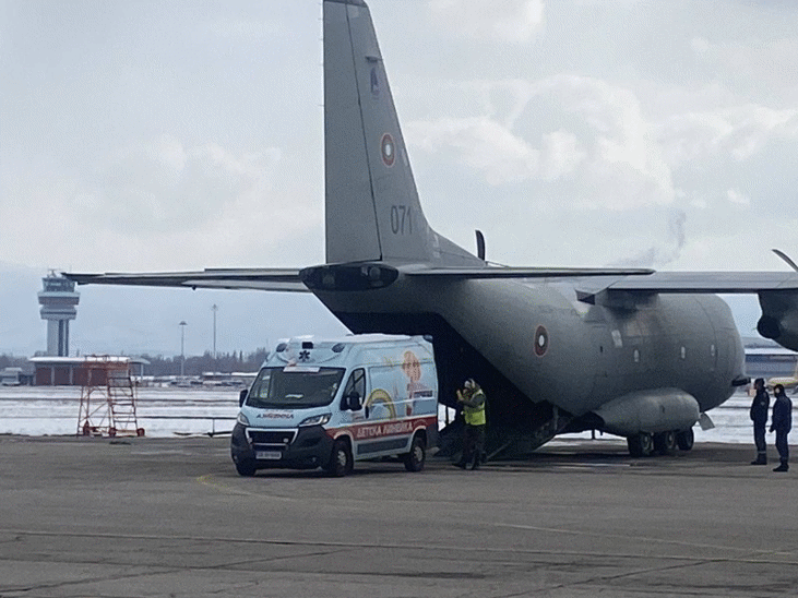 Военнослужещи от ВВС със самолет C-27J „Spartan“ изпълниха успешно задача за транспортиране на пациент за лечение в София