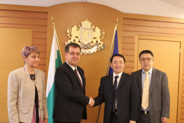 Китай има интерес в отглеждането на тикви и чесън в България