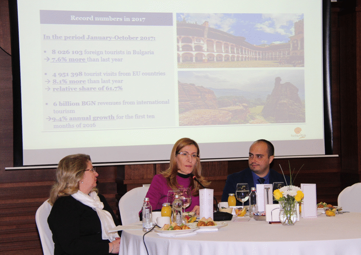 Министър Ангелкова на работна закуска с дипломатическия корпус: 2018 г. ще е с ключови събития за българския туризъм